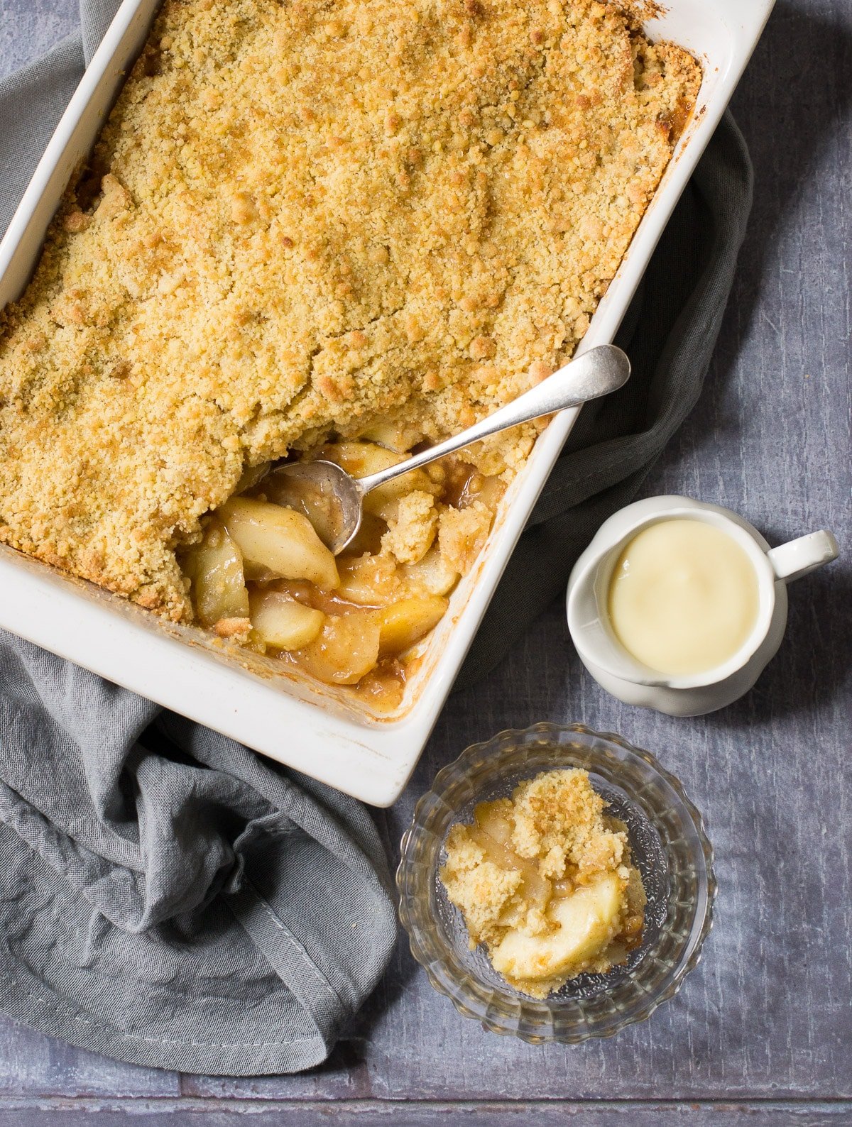 Quick and easy apple crumble recipe