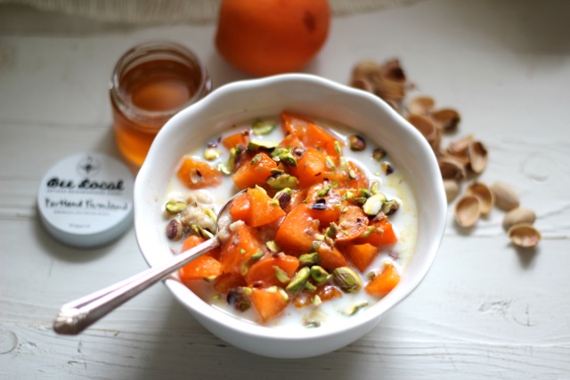 Oatmeal with Apricots and Pistachios