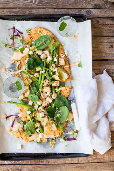 Flatbreads with asparagus and pickled onion