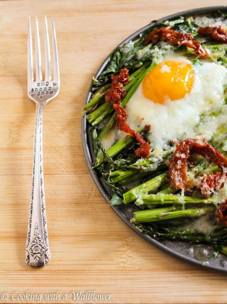 Zucchini and asparagus salad with egg