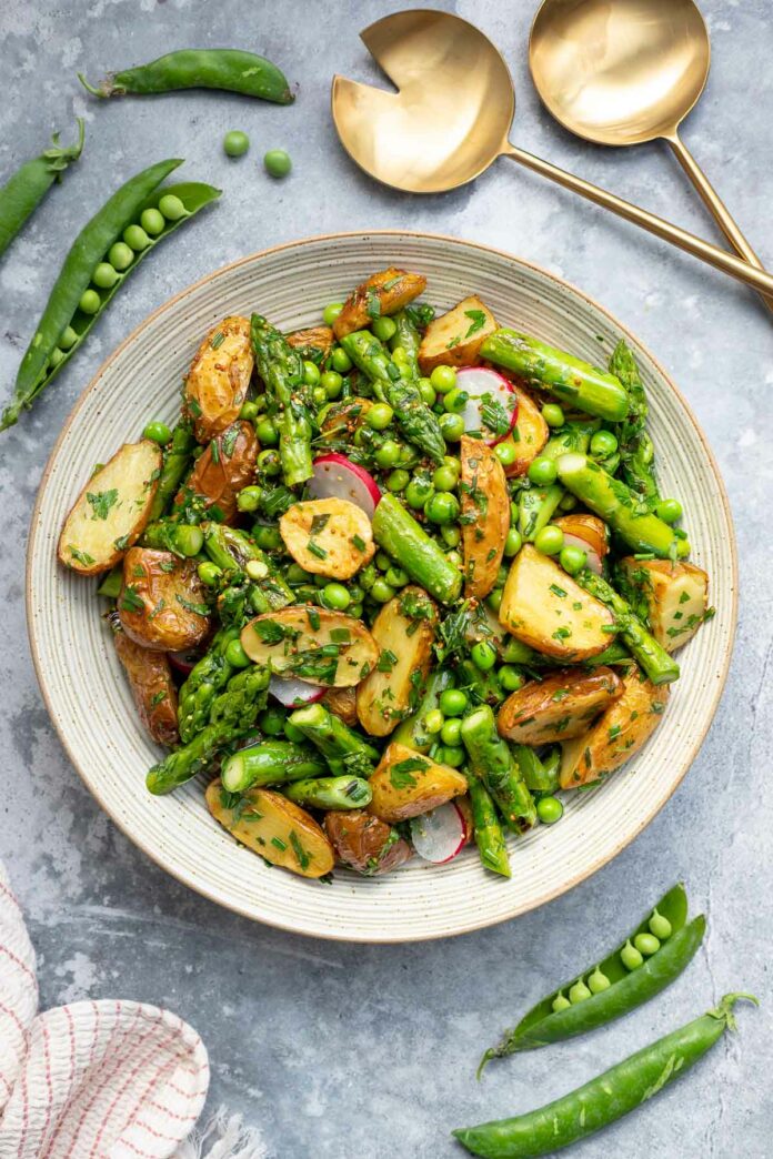 Grilled cos and asparagus salad