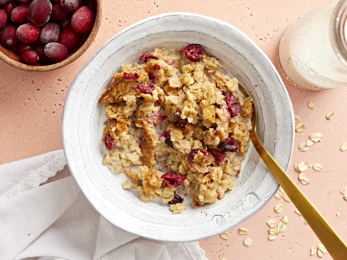 Instant Oatmeal with Cranberries and Pecans