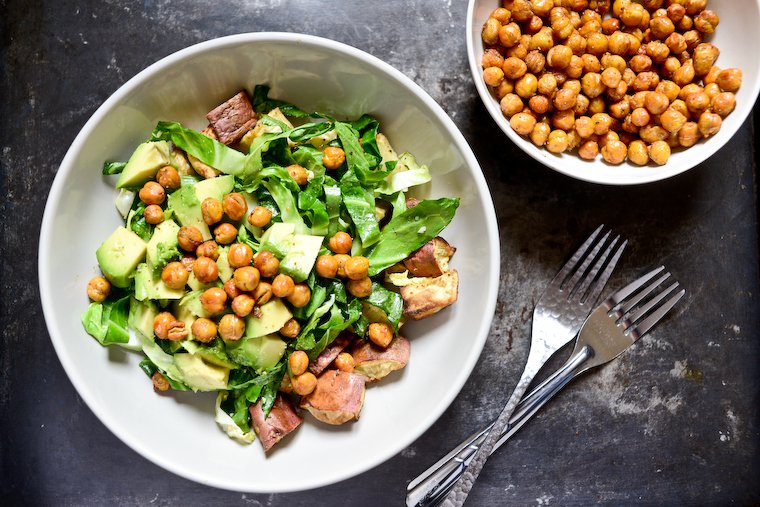 Crunchy spiced chickpea salad