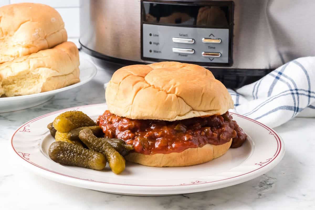 Crockpot Cheeseburgers (Cheeseburger Sloppy Joes)