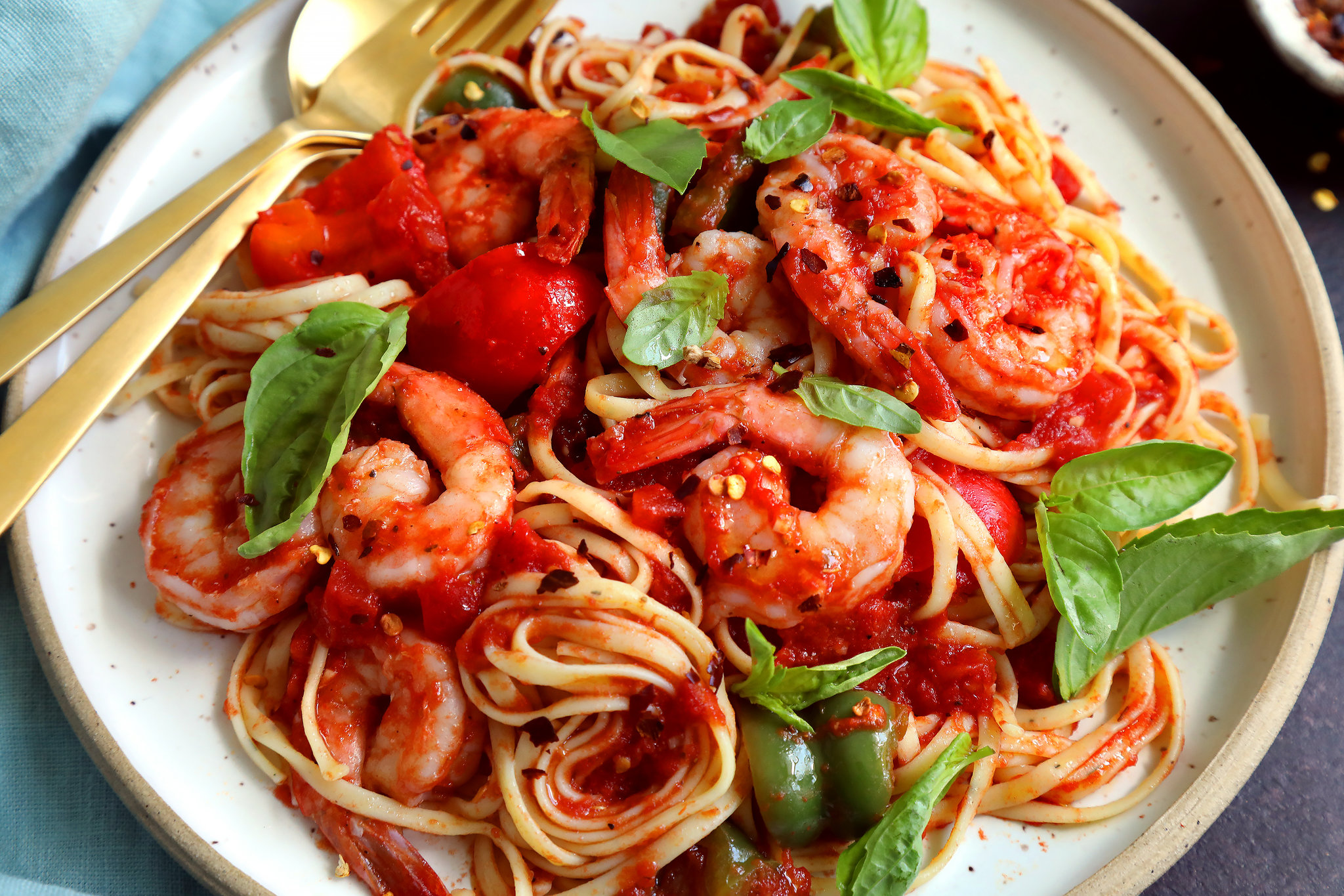 Linguine Pasta with Shrimp and Tomatoes