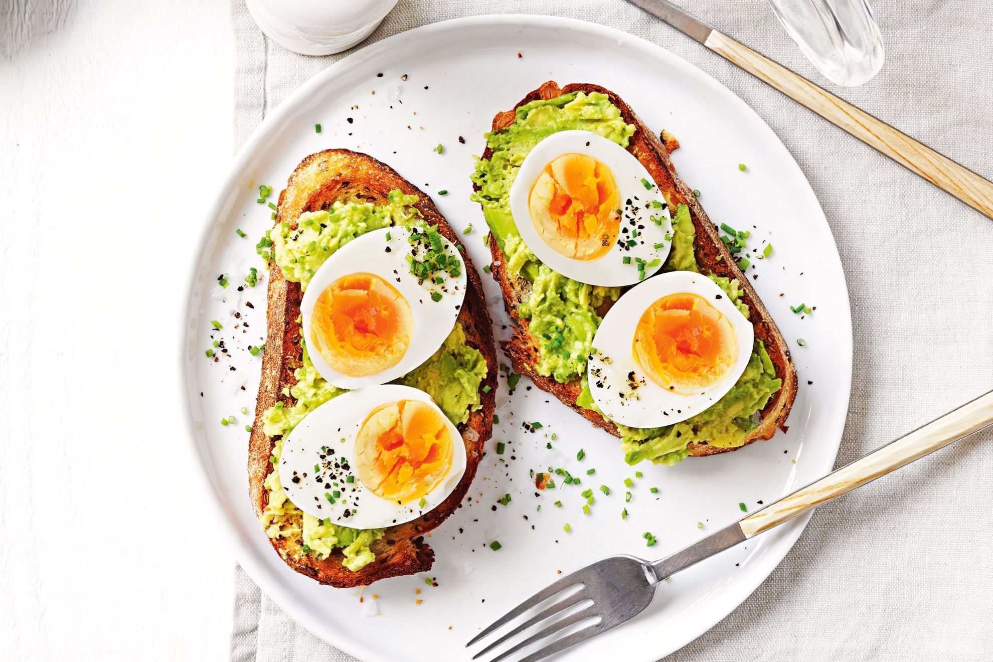 Smashed Avocado Toast with Egg