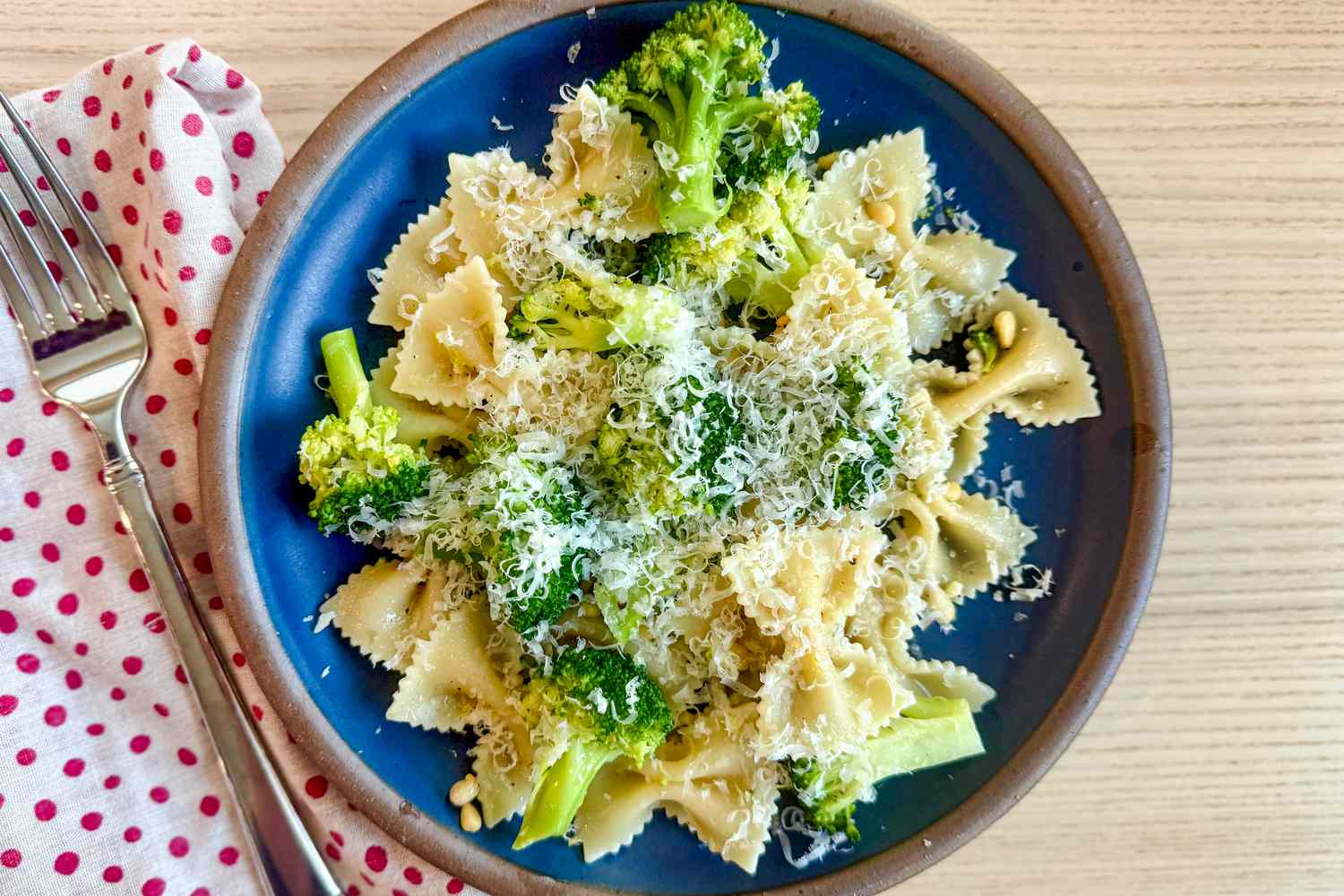 Bow Tie Pasta with Broccoli, Garlic, and Lemon