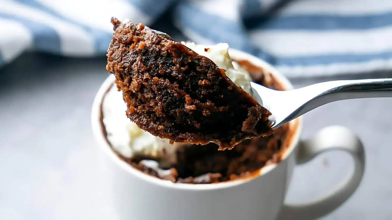 1 minute microwave chocolate brownie in a mug