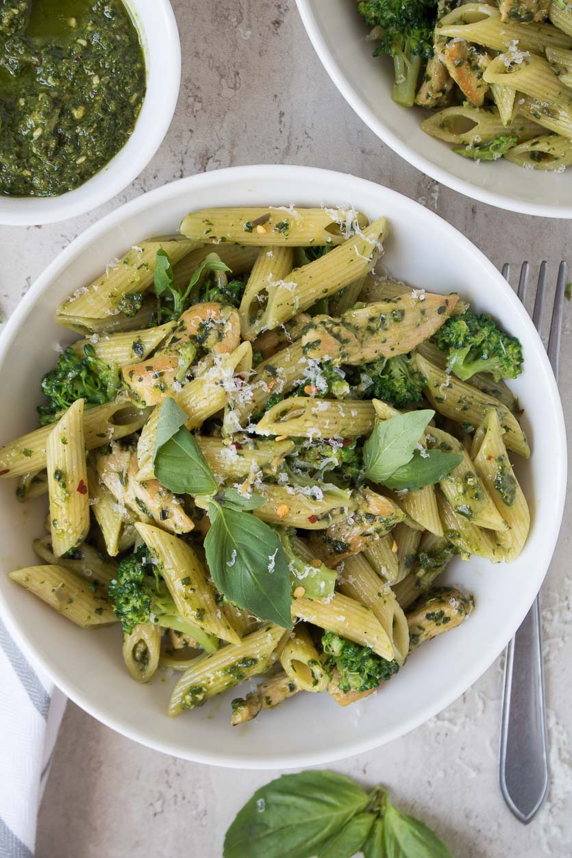 Phenomenal Chicken and Pasta in Creamy Pesto Sauce