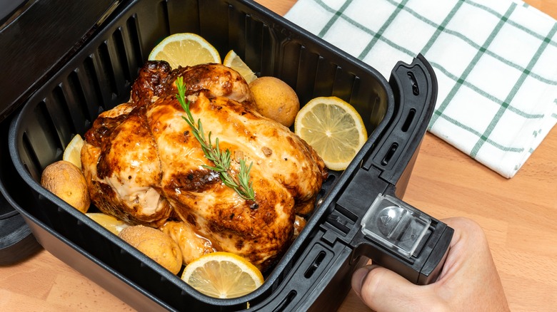 Crispy air fryer chicken thighs
